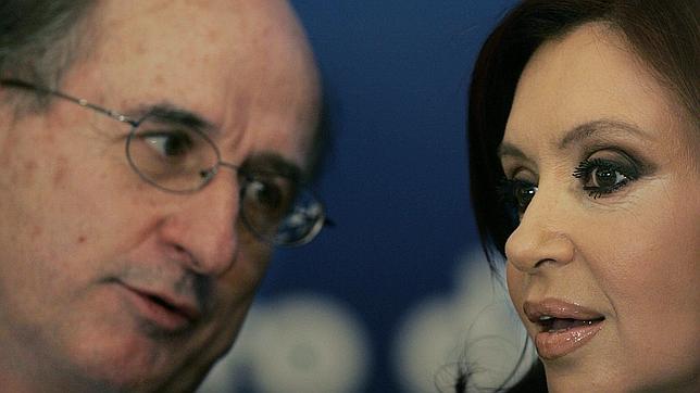 Repsol suspende el suministro de gas licuado a Argentina