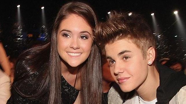 Una fan acompañó a Justin Bieber a los premios Billboard
