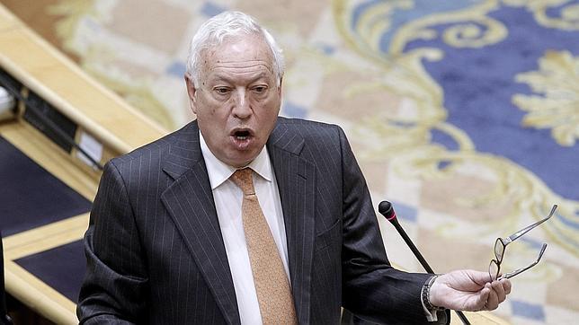 Margallo abordará el problema de Gibraltar con el ministro de Exteriores británico