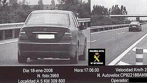 La Guardia Civil detiene a un conductor a 232 kilómetros por hora por la autovía