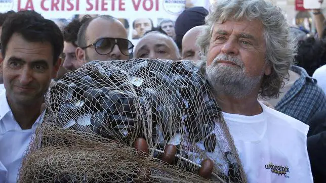 El partido del cómico Beppe Grillo ya es más popular que el de Berlusconi