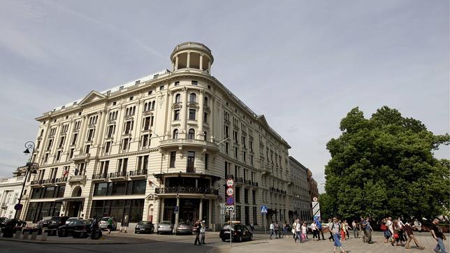 Los japoneses son los turistas que más gastan en hoteles cuando viajan al extranjero