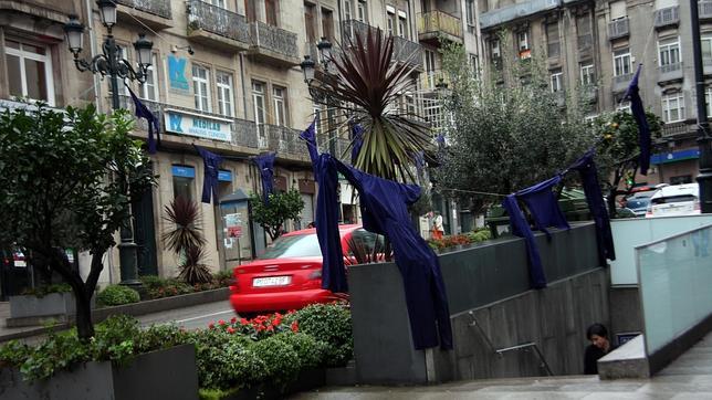 El naval gallego «sangra» dos millones al día mientras Almunia dilata la solución