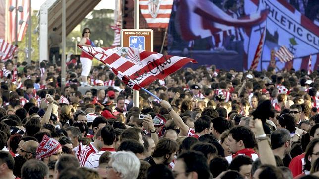 Samur atiende a 37 heridos de ambas aficiones, todos ellos leves