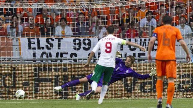 Holanda cae en el descuento contra Bulgaria