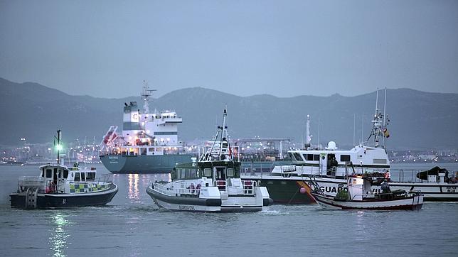 Gibraltar intenta impedir faenar a un marisquero de La Línea