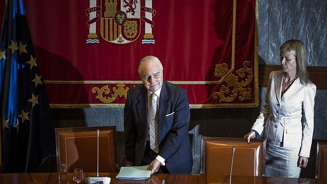 Gabriela Bravo: «La comparecencia de Carlos Dívar en el Congreso es cortesía, no control»