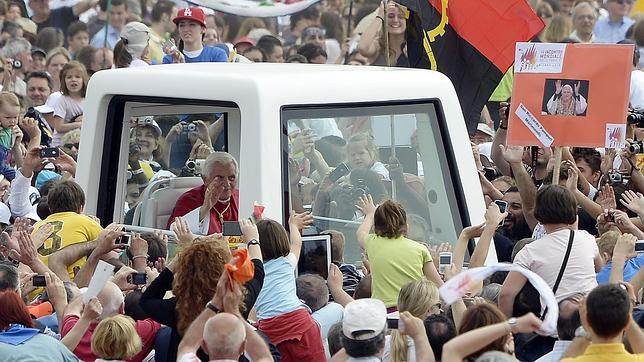 El Papa dice a las familias que su amor «es la única fuerza que puede transformar el mundo»