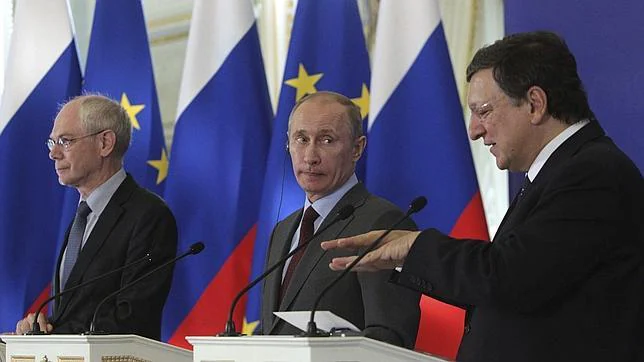 Putin se opone a cualquier intervención militar o aplicación de sanciones en Siria