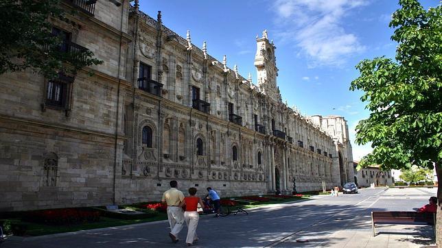 Paradores, tintorerías y restaurante erótico