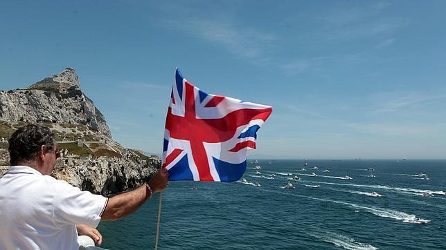 Gibraltar aborda el conflicto con España en pleno jubileo de la Reina Isabel II