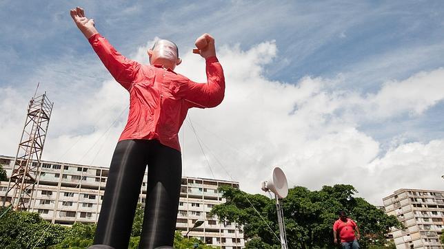 Hugo Chávez luchará por la reelección al cumplirse un año de su enfermedad