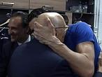 El abrazo de Napolitano a Buffon tras el España-Italia: «Ganar anima a los países en dificultad»
