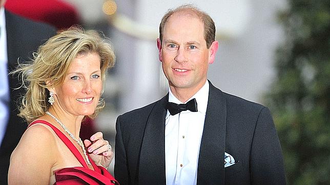 El príncipe Eduardo llega a Gibraltar en pleno conflicto pesquero