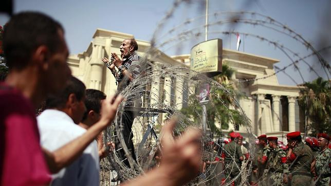 El Constitucional deja a Egipto sin Parlamento a dos días de las presidenciales