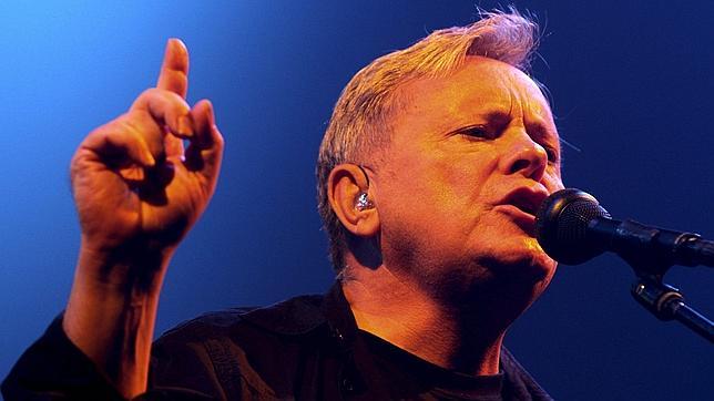 New Order exhuma (a medias) su leyenda en el Sónar