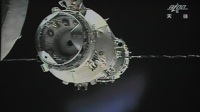 La nave china se acopla con éxito al módulo espacial Tiangong I