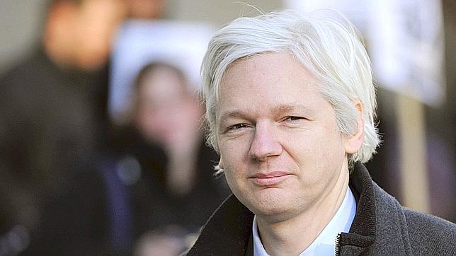 Assange pide asilo político a Ecuador