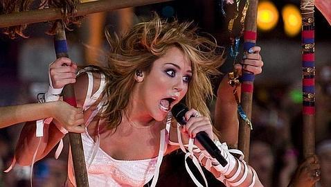 Miley Cyrus: «Adoro estar prometida»