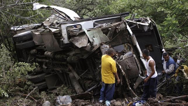 Al menos 32 muertos en un accidente de autobús en México