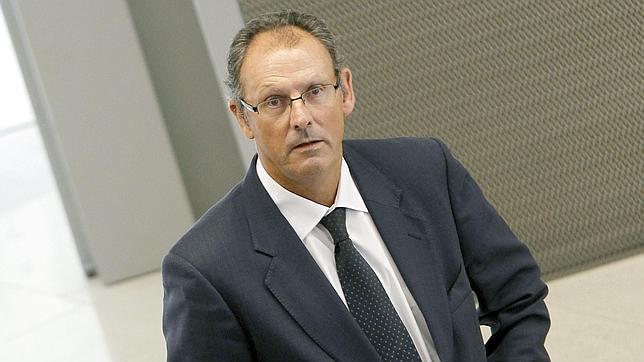 Una asistenta afirma que Urdangarin le exigió cobrar en negro