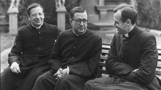 El Vaticano declara «venerable» a Álvaro del Portillo, sucesor de San Josemaría Escrivá