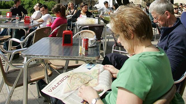 El Gobierno liberalizará los horarios comerciales de las grandes zonas turísticas