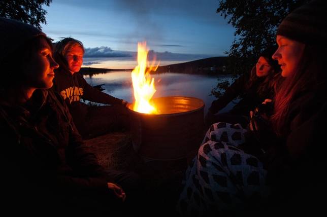 Tentempié sueco bajo el sol de medianoche