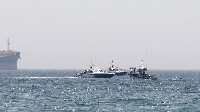 Continúa el acoso de la policía gibraltareña a los pesqueros españoles