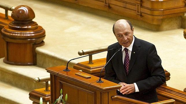 El primer ministro rumano allana el camino a la destitución del presidente Basescu