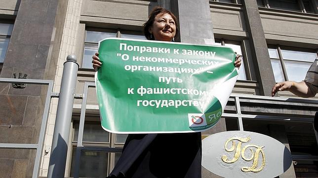 Putin tratará como «agentes extranjeros» a las ONG que reciban dinero de otros países