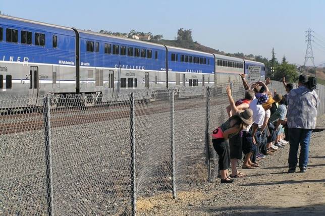 Nalgas al aire en 'Mooning of Amtrak'
