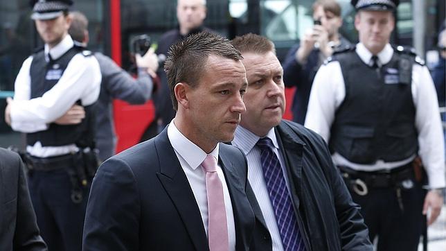 Mourinho y Fernando Torres testifican a favor de John Terry