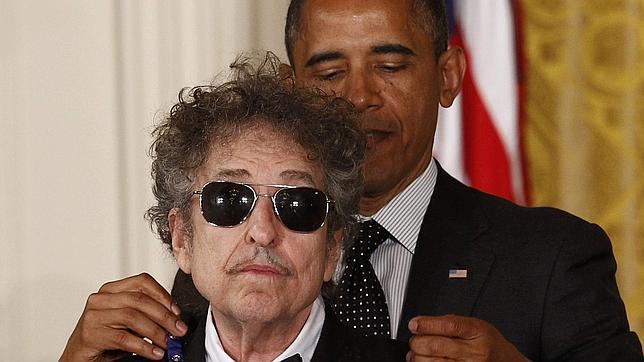 Bob Dylan, el rey del folk rock, deslumbra en su regreso a Bilbao