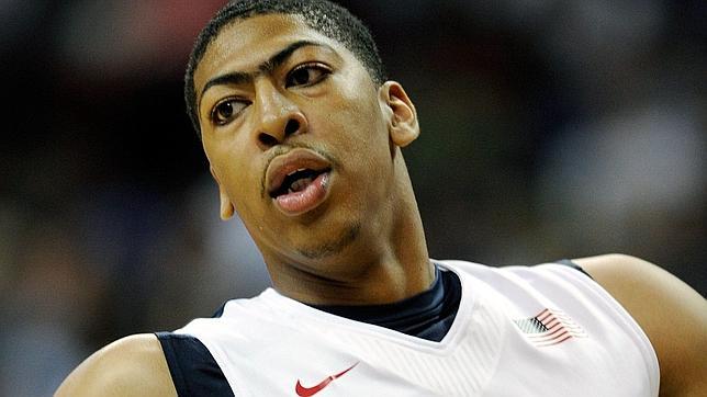 Anthony Davis, número uno del «draft», sustituye al lesionado Blake Griffin
