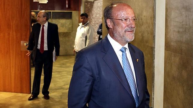 El PSOE denuncia que De la Riva es «el único» inmerso en dos procesos penales