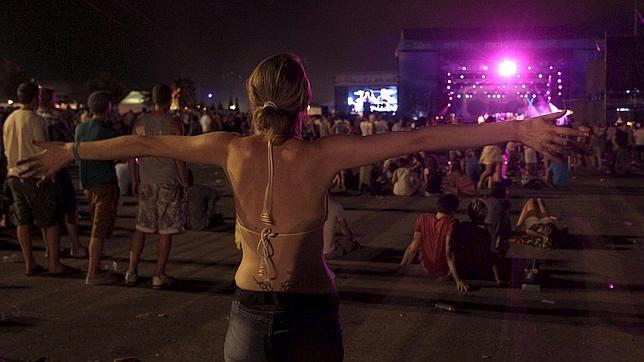 Detenidos tres jóvenes italianos cuando iban a vender droga falsa en el Festival de Benicasim