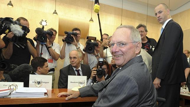 El Gobierno alemán compra un CD con datos de evasores fiscales por 3,5 millones de euros