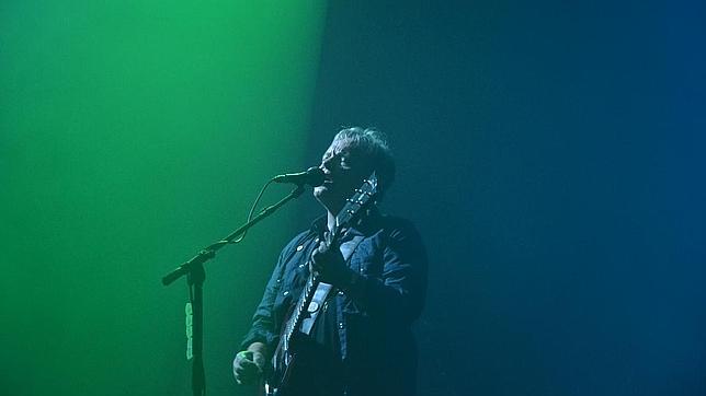 New Order humaniza la máquina