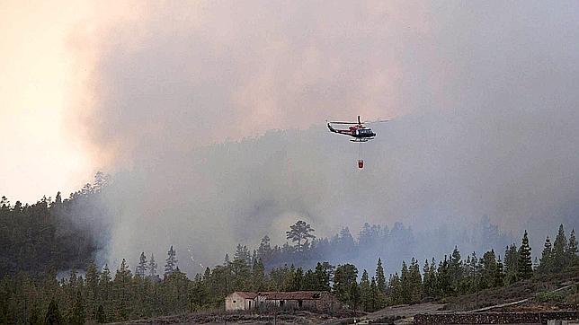 Activan el nivel dos de emergencia por el incendio de Tenerife