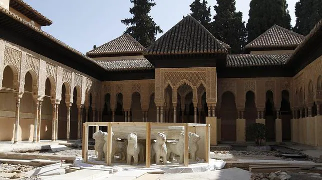 El Patio de los Leones de la Alhambra reabre tras diez años de restauración