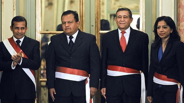 Dimite el Gobierno de Perú