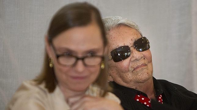 Chavela Vargas «encabronada» porque no encuentra plaza para volver a México