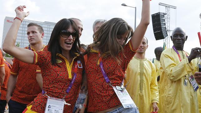 La bandera de España ya luce en la Villa Olímpica tras una ceremonia informal