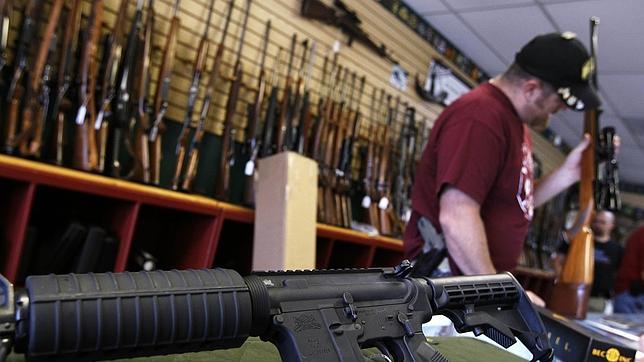 Los propietarios de armas de EE.UU. abogan por mayores restricciones para obtenerlas