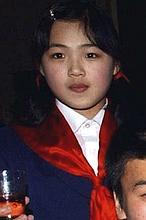 La esposa del líder norcoreano, una adolescente en Corea del Sur en 2005