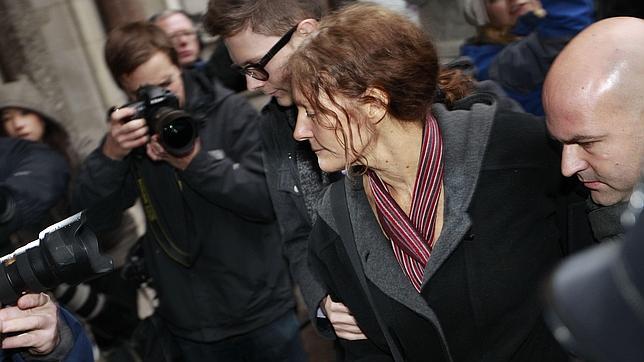 La madre de Assange teme que lo condenen a muerte si va a EE.UU.