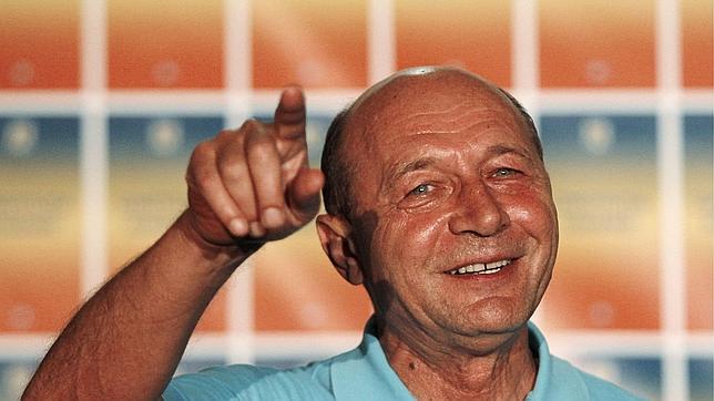 Traian Basescu recupera la Presidencia tras el fracaso del referéndum