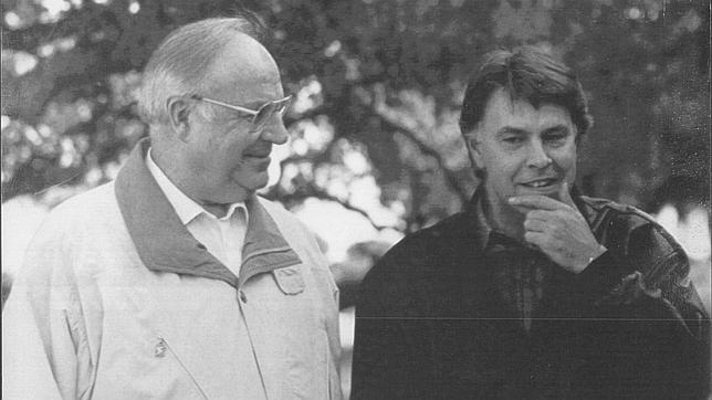 Los ecologistas piden a Felipe González «que se marche de inmediato» del Consejo de Doñana