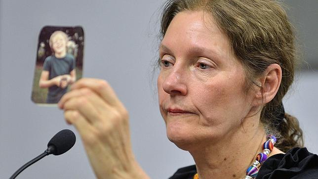 La madre de Assange, «aterrorizada», insiste en que la vida de su hijo corre peligro